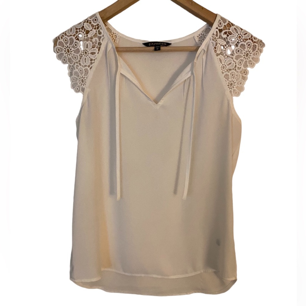 Express Embroidered Lace Shoulder Semi Sheer Top Size Extra Small White